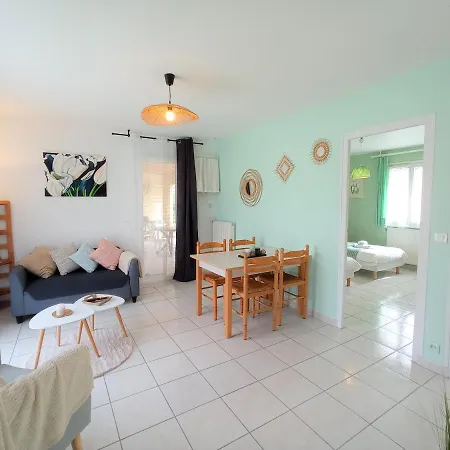 Holiday home Les De Lescurou